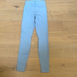 Lululemon wonder under lux 28 in size 4 chambray